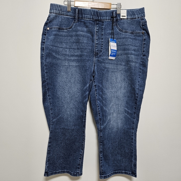 JUDY BLUE NWT Womens High Rise Pull On Skinny Capri Cropped Pant Medium Wash 18W - Picture 3 of 14